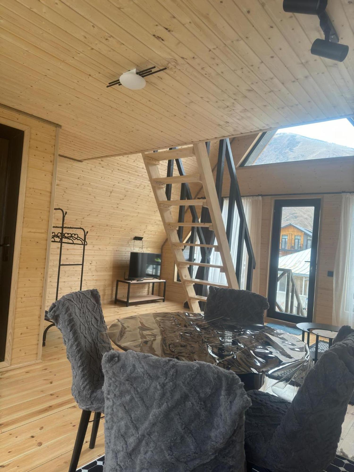 Apex Chalet *